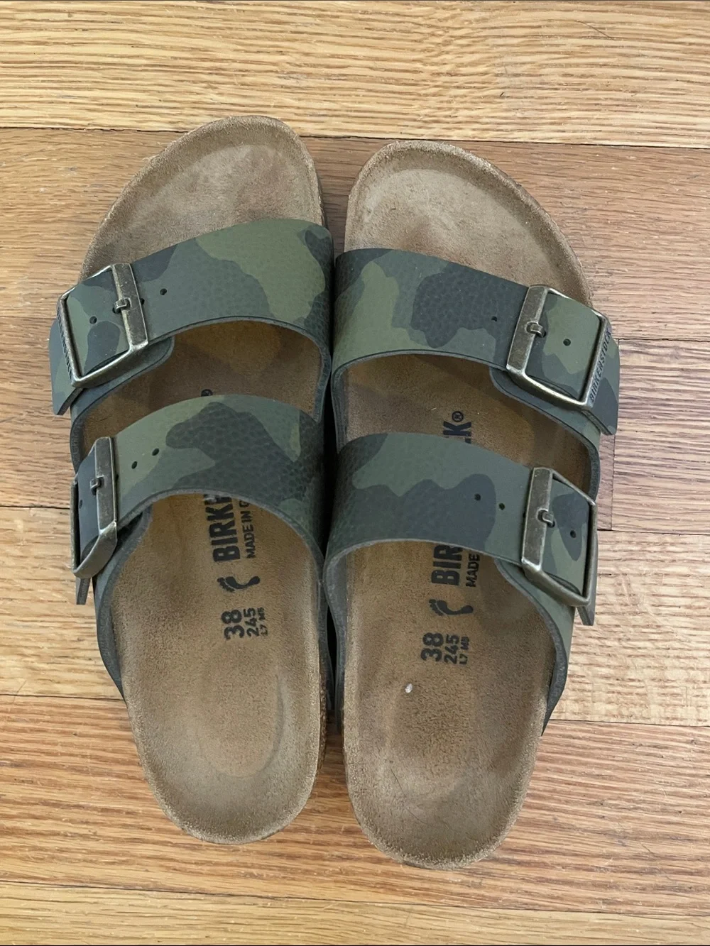 Birkenstock Arizona Camo Two-Strap Sandals - Olive & Dark Green 38 EUC - Picture 2 of 9